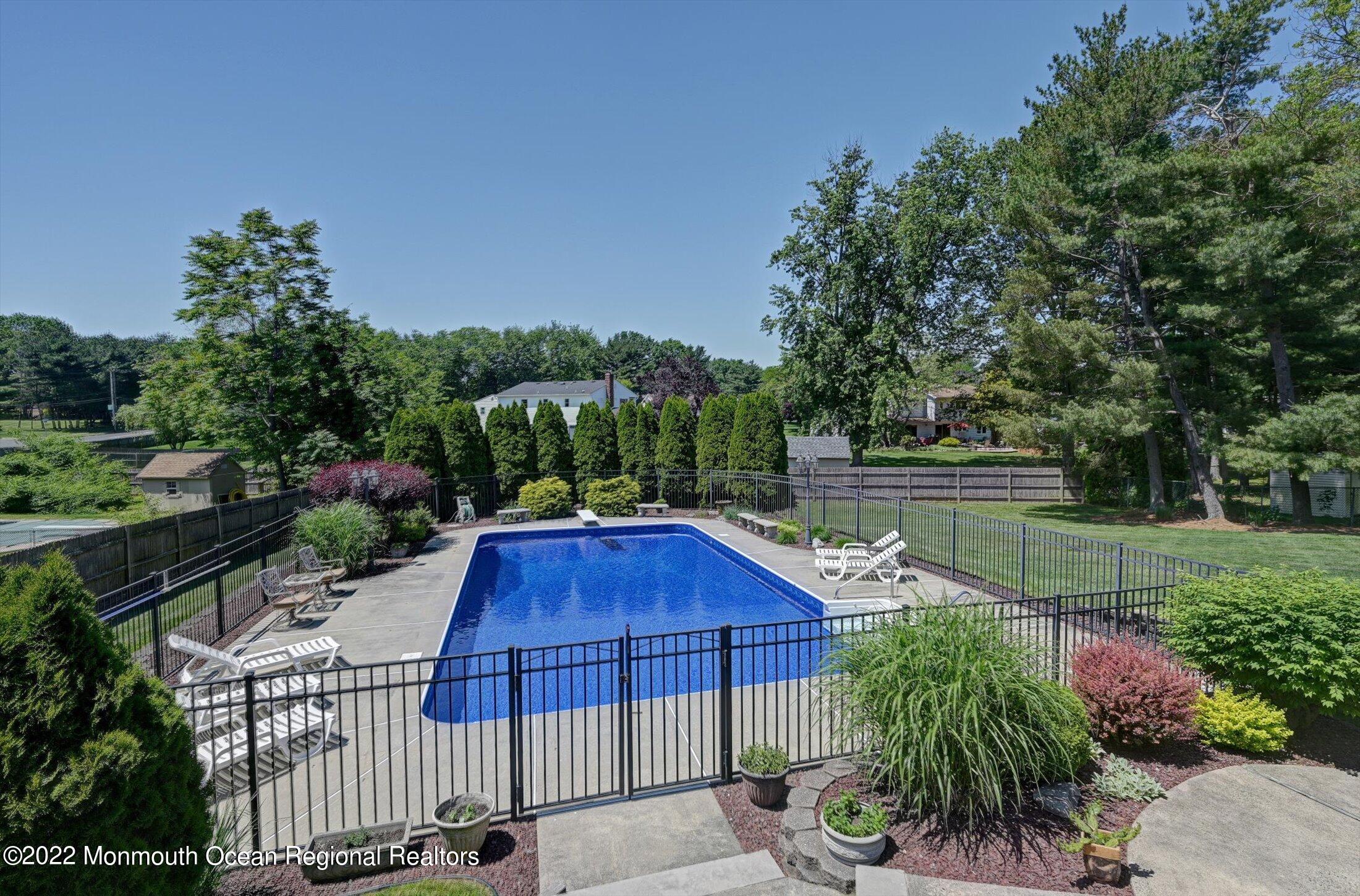 4 Sussex Road Morganville, NJ 07751 - Photo 34 of 55 34-23937087