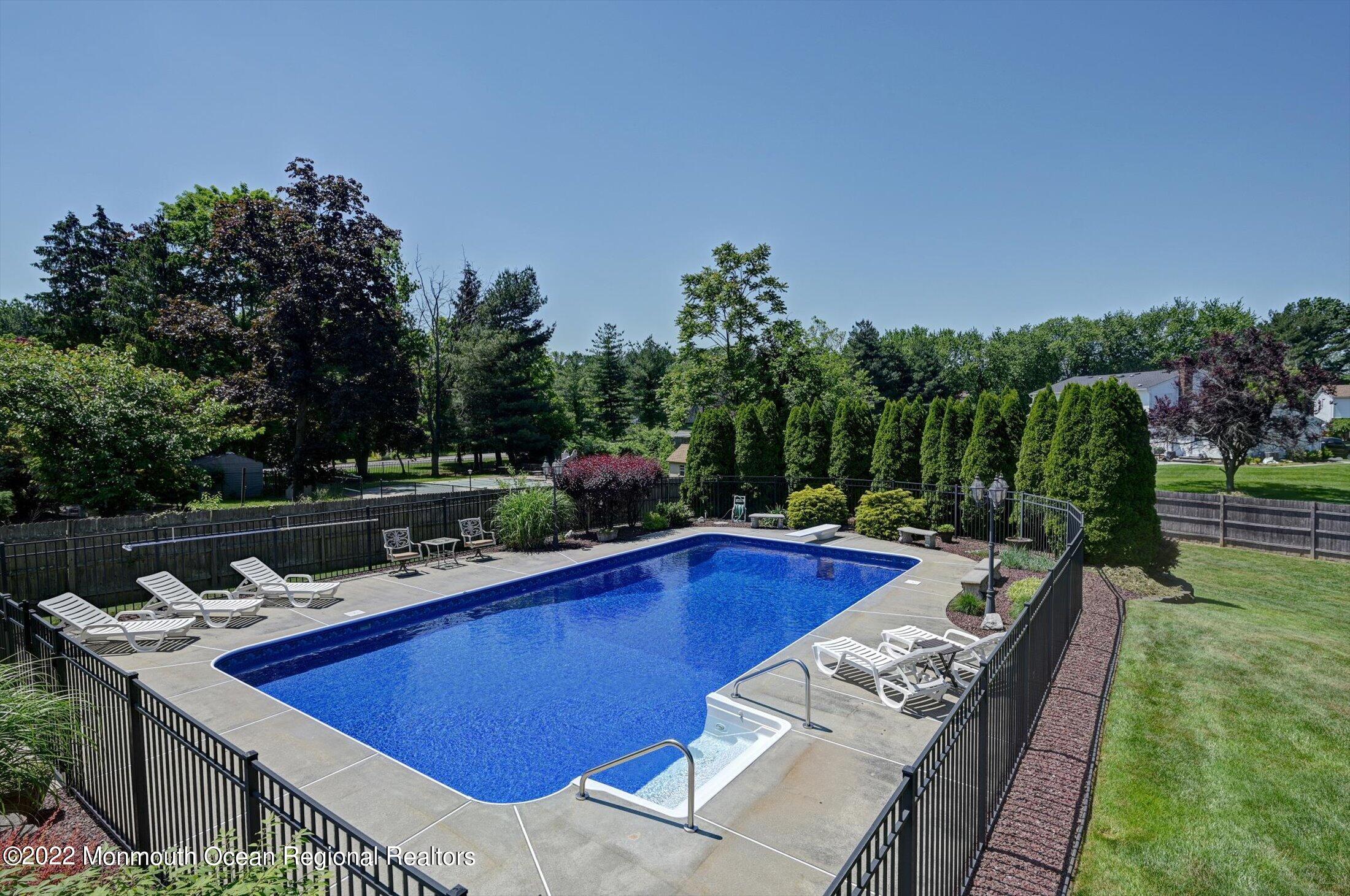 4 Sussex Road Morganville, NJ 07751 - Photo 35 of 55 35-23937128