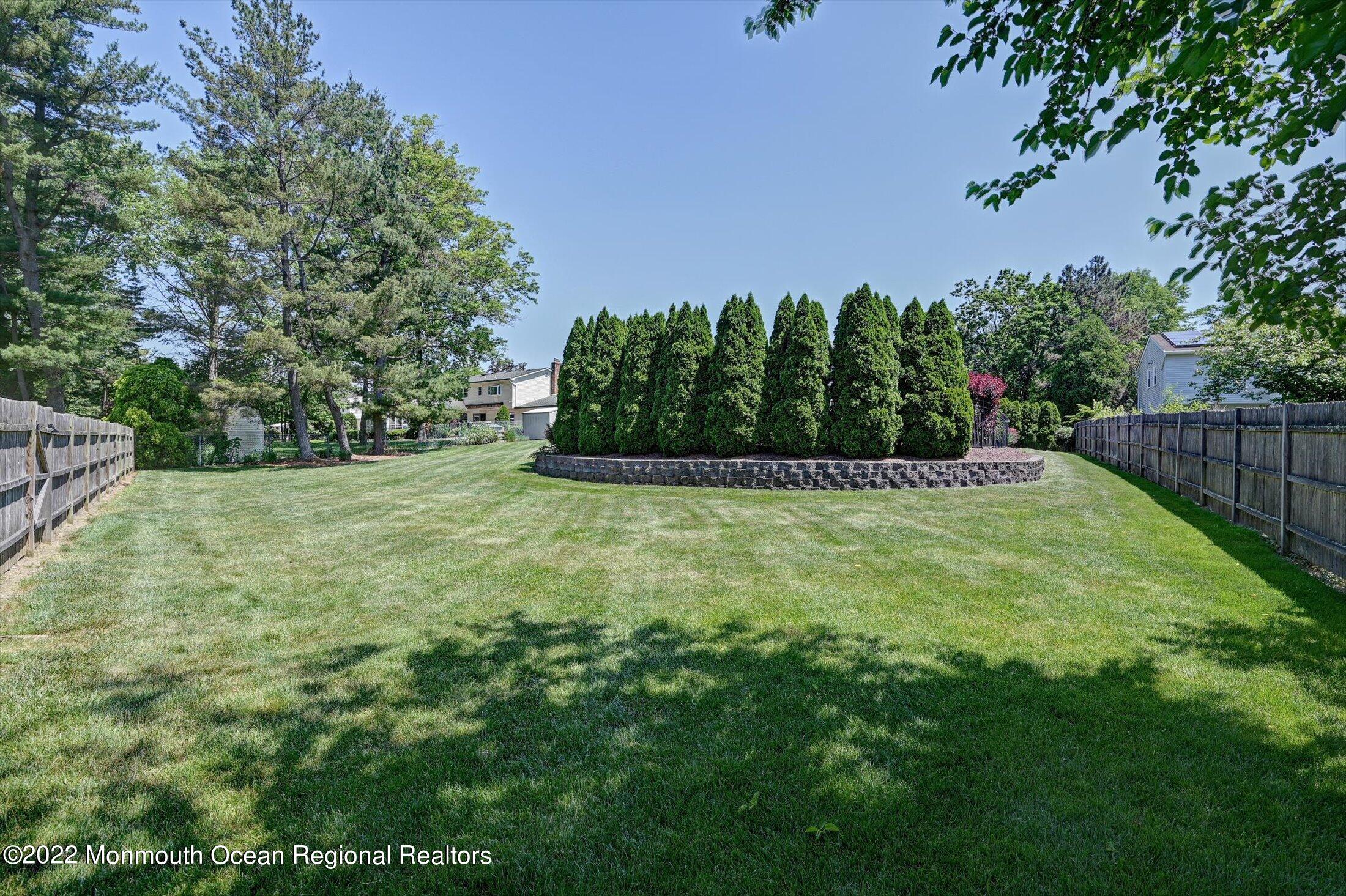 4 Sussex Road Morganville, NJ 07751 - Photo 40 of 55 40-23937182