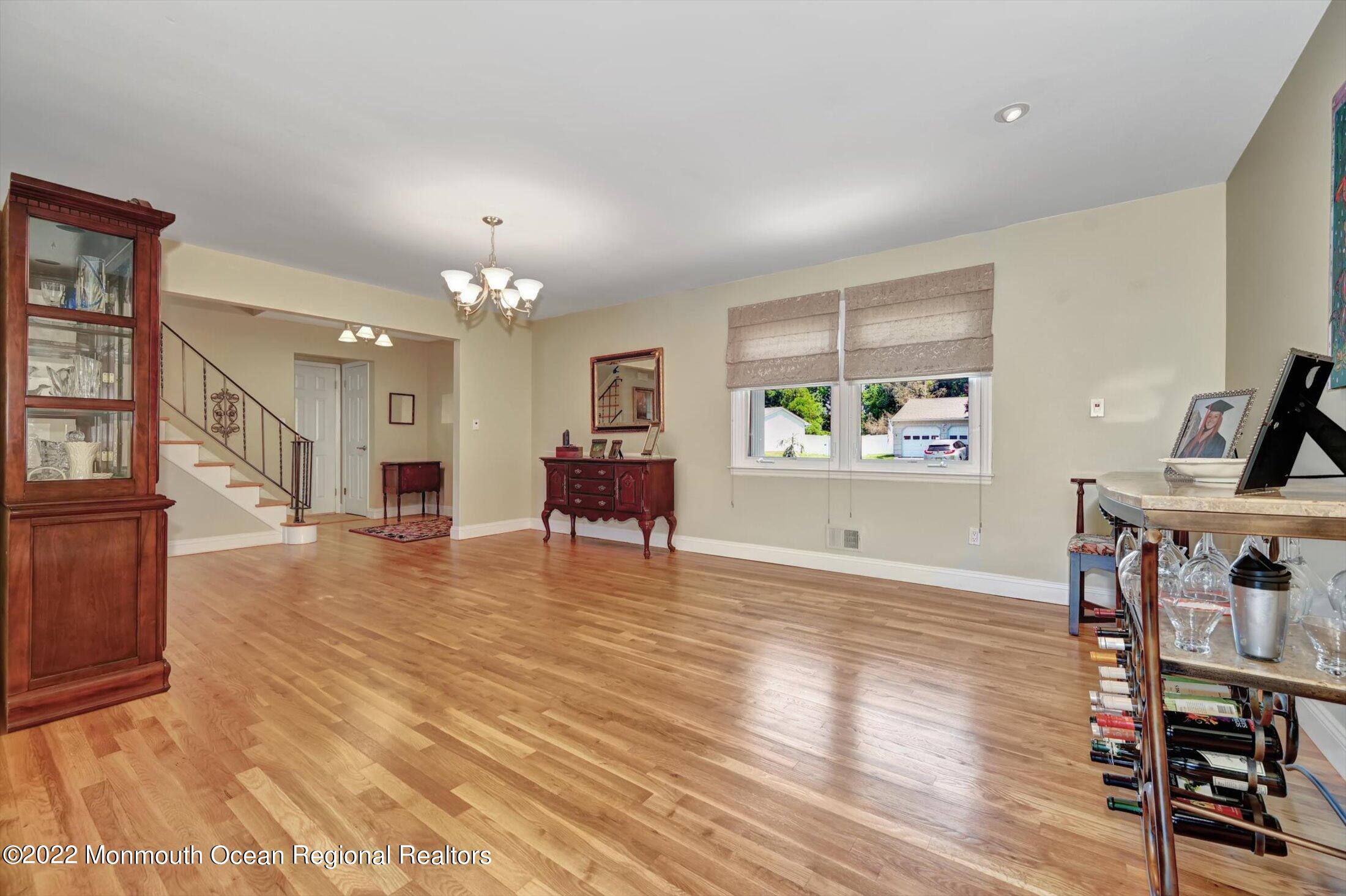 4 Sussex Road Morganville, NJ 07751 - Photo 7 of 55 07-23936704