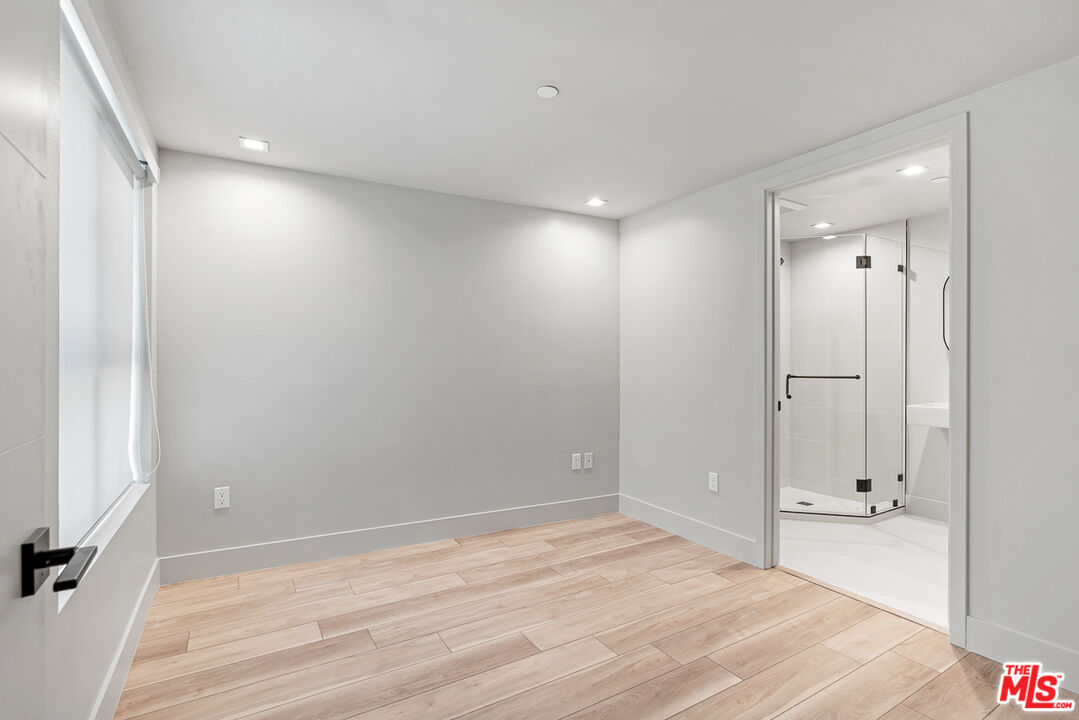 12431 Rochester Avenue, Unit 111 Los Angeles, CA 90025 - Photo 10 of 20
