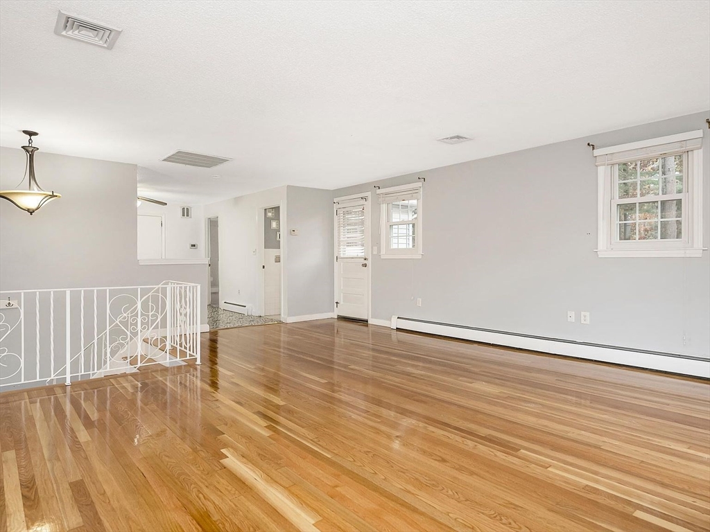 14 Endmoor Road Westford, MA 01886 - Photo 8 of 34