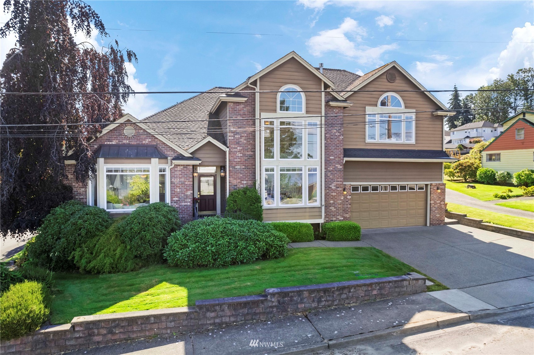 3904 Park Avenue North Renton, WA 98056 - Photo 2 of 40 a view of front a house with a yard
