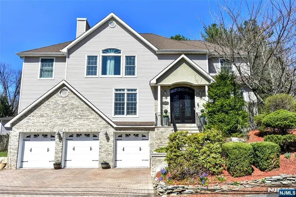 $900,000 | 1 Kingsland Road, Boonton, NJ 07005