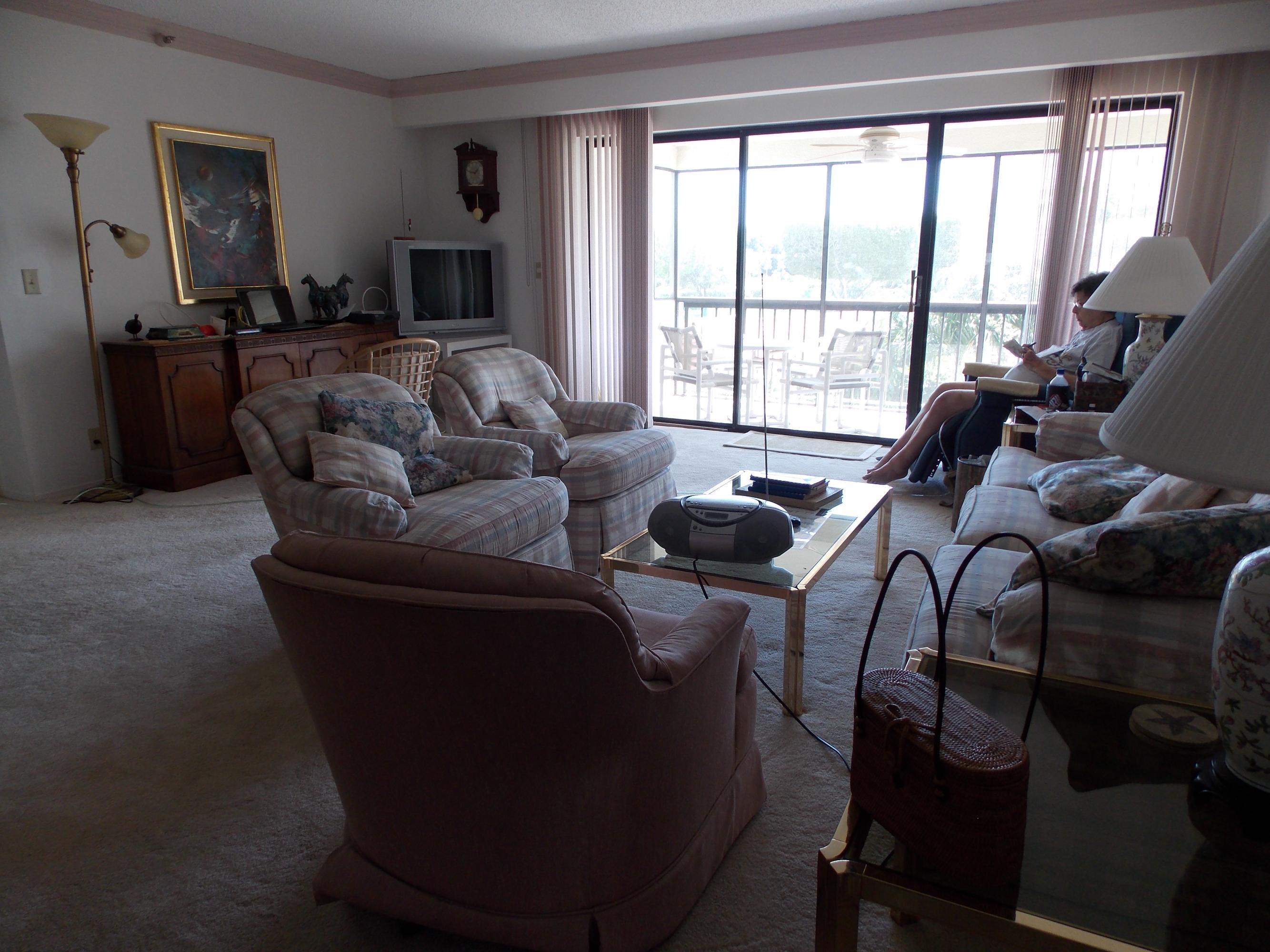 300 Golfview Road, Unit 305 North Palm Beach, FL 33408 - Photo 6 of 11 DSCN0668