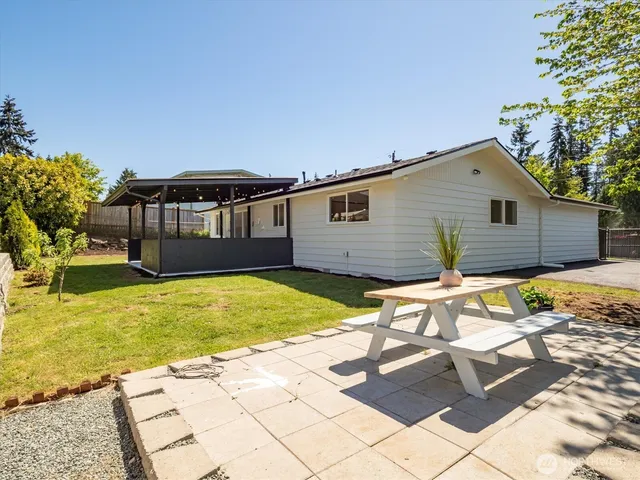 $649,000 | 1929 201st Place Southwest, Lynnwood, WA 98036