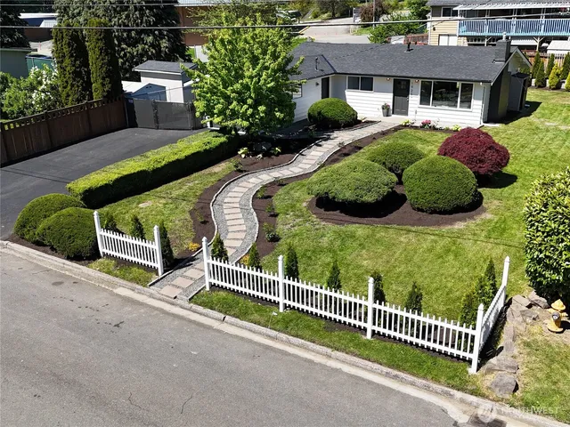 $649,000 | 1929 201st Place Southwest, Lynnwood, WA 98036