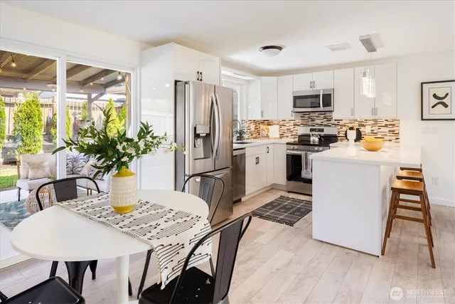 $649,000 | 1929 201st Place Southwest, Lynnwood, WA 98036