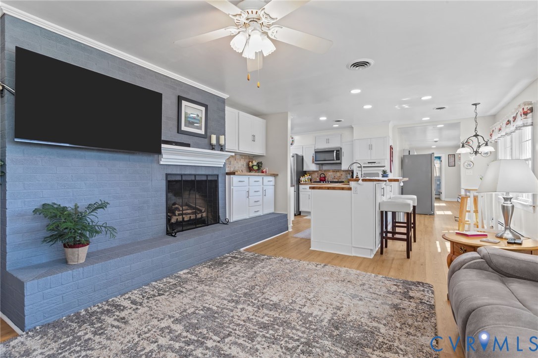 3258 West River Road Scottsville, VA 24590 - Photo 4 of 48