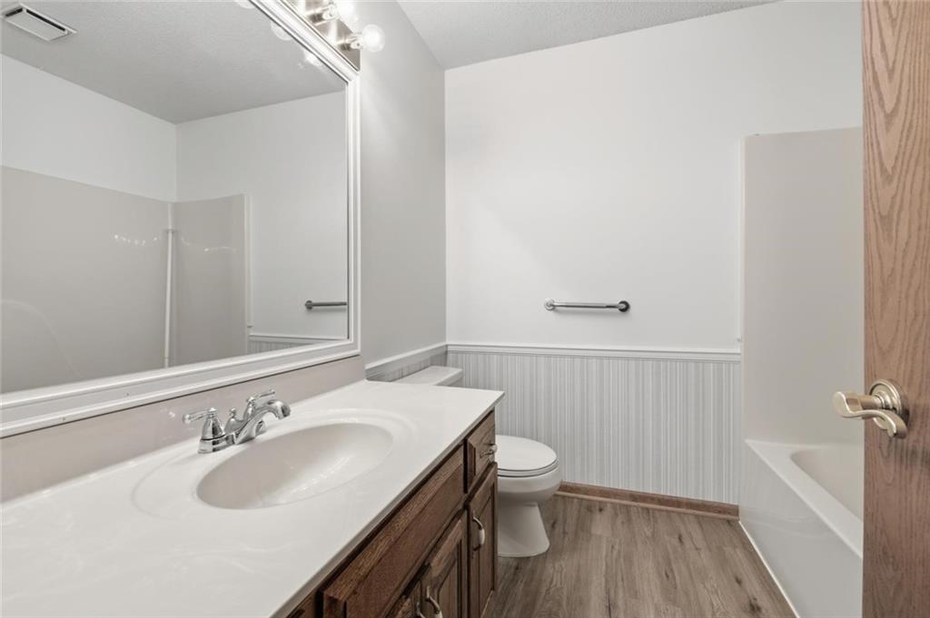 28005 South Belle Plain Road Harrisonville, MO 64701 - Photo 16 of 33