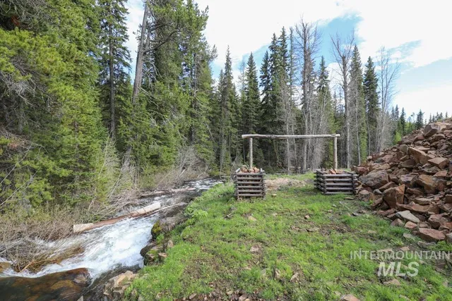 $4,950,000 | 79250 Lookout Mountain Road, Elgin, OR 97827