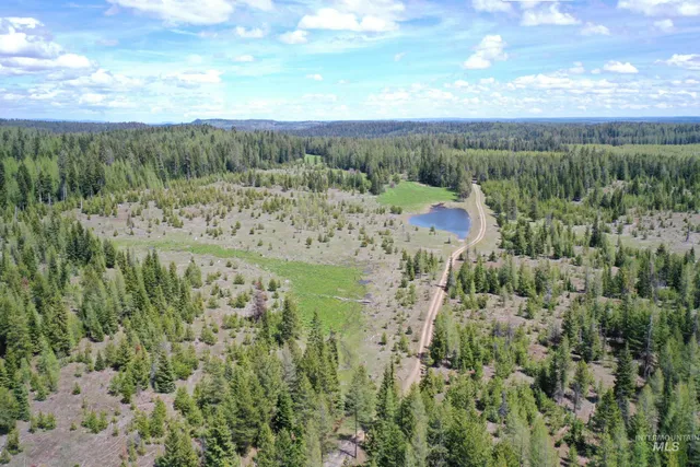 $4,950,000 | 79250 Lookout Mountain Road, Elgin, OR 97827