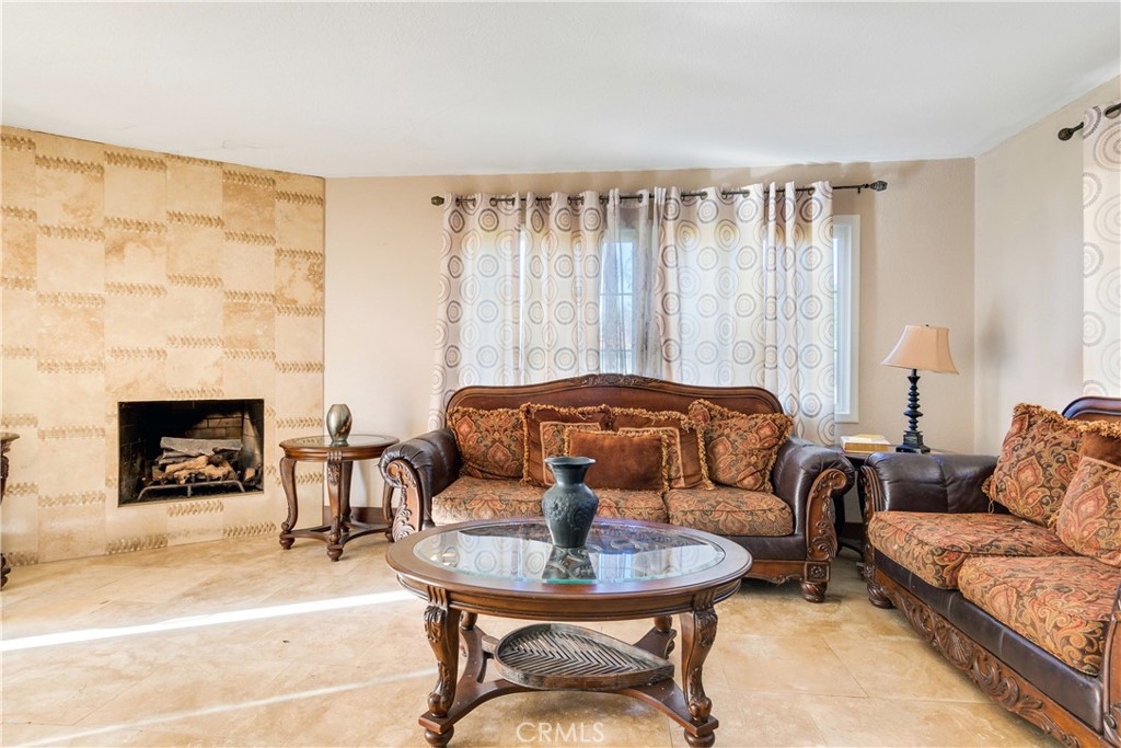 8738 San Vicente Avenue Riverside, CA 92503 - Photo 5 of 21