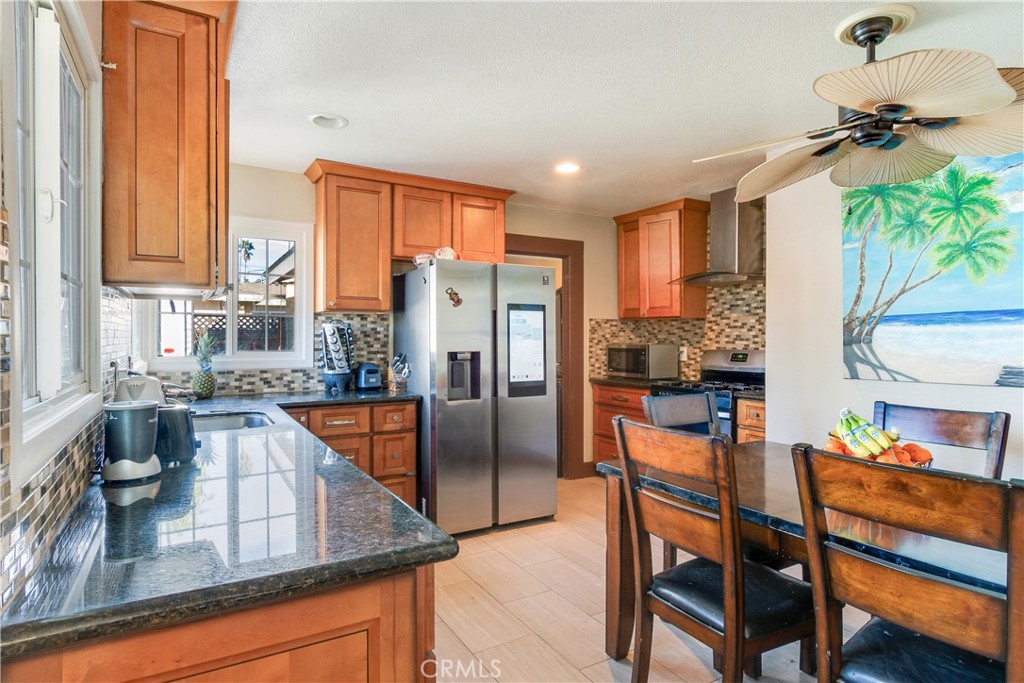 8738 San Vicente Avenue Riverside, CA 92503 - Photo 7 of 21