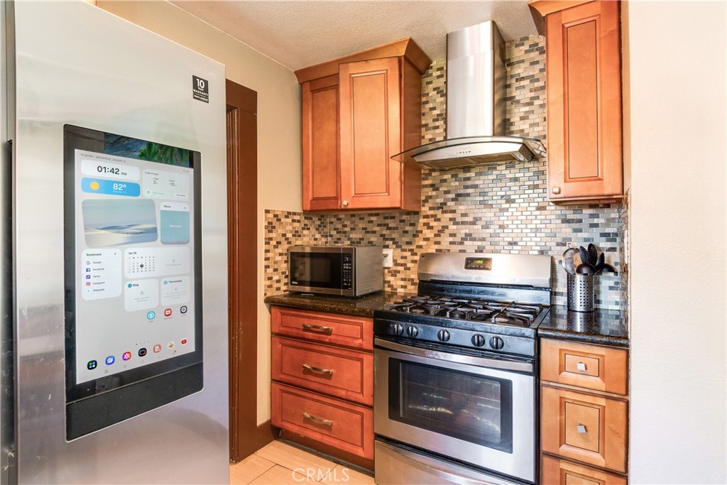 8738 San Vicente Avenue Riverside, CA 92503 - Photo 8 of 21