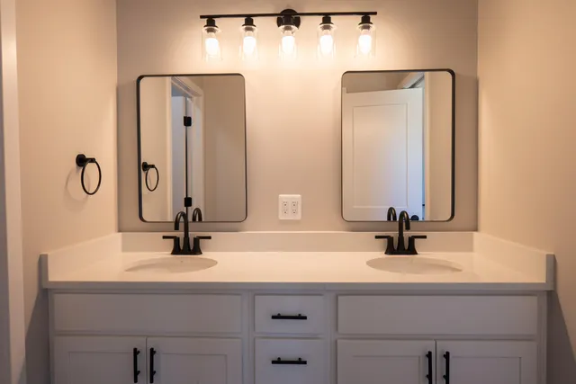 $2,695 | 8441 Oak Shade Circle, Davison, MI 48423