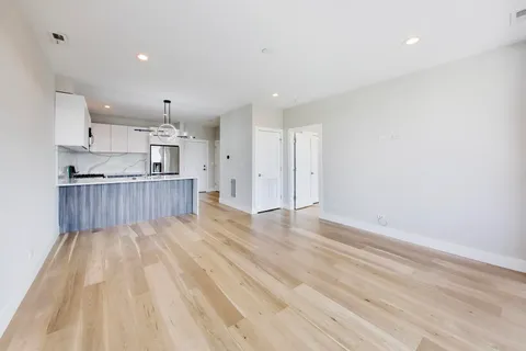 $299,000 | 2342 West Adams Street, Unit 208, Chicago, IL 60612