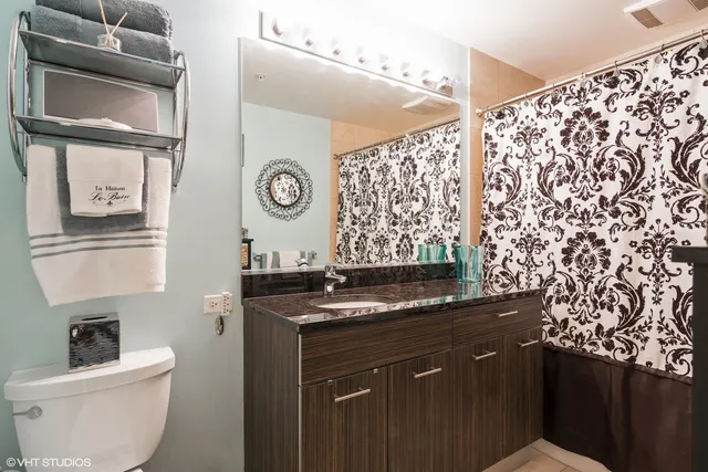 $2,500 | 659 West Randolph Street, Unit 1118, Chicago, IL 60661