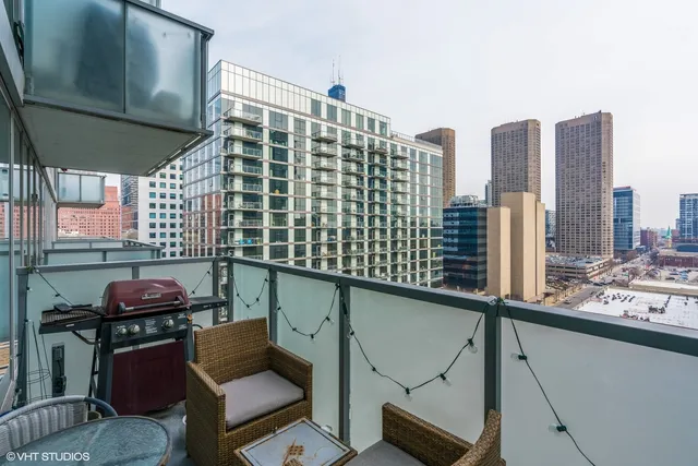 $2,500 | 659 West Randolph Street, Unit 1118, Chicago, IL 60661