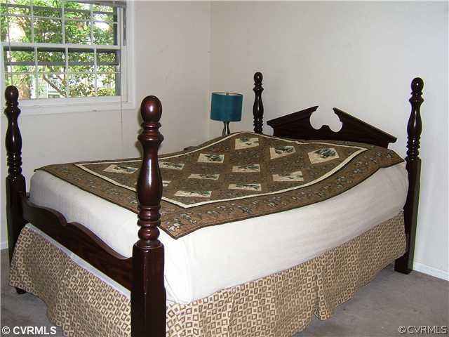 Master Bedroom - Nice size bedroom with two window