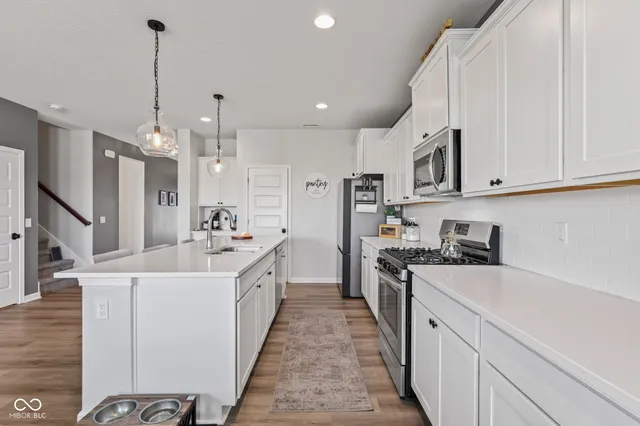 $447,499 | 1905 Reilly Lane, New Palestine, IN 46163