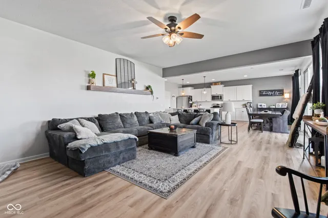 $447,499 | 1905 Reilly Lane, New Palestine, IN 46163