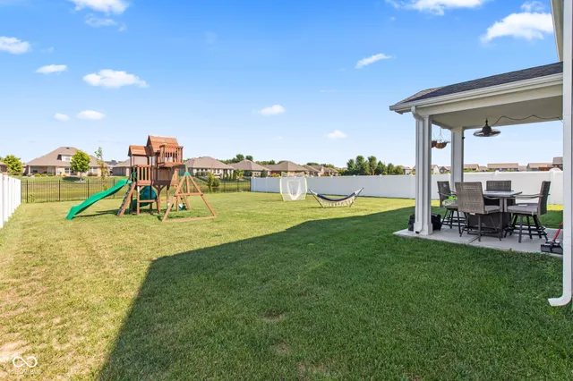 $447,499 | 1905 Reilly Lane, New Palestine, IN 46163