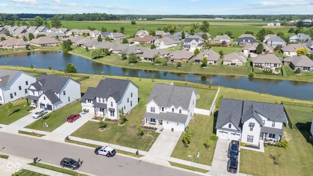 $447,499 | 1905 Reilly Lane, New Palestine, IN 46163