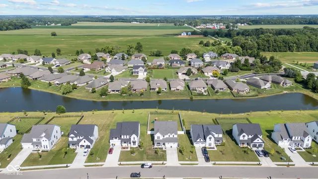 $447,499 | 1905 Reilly Lane, New Palestine, IN 46163