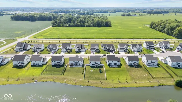 $447,499 | 1905 Reilly Lane, New Palestine, IN 46163