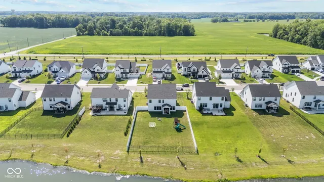 $447,499 | 1905 Reilly Lane, New Palestine, IN 46163