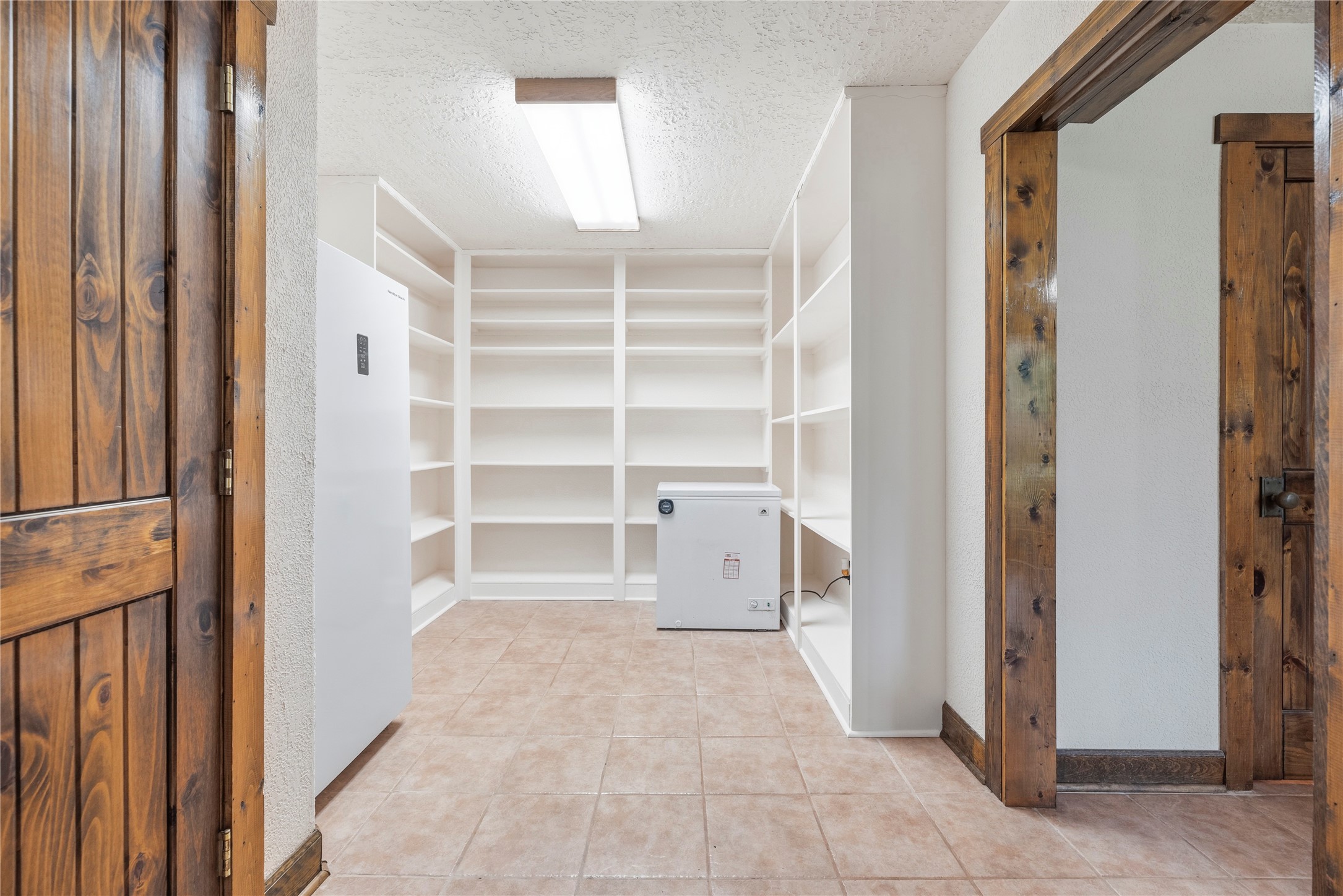 281 Ridgewood Drive Hockley, TX 77447 - Photo 27 of 41 Pantry/ Utility Room