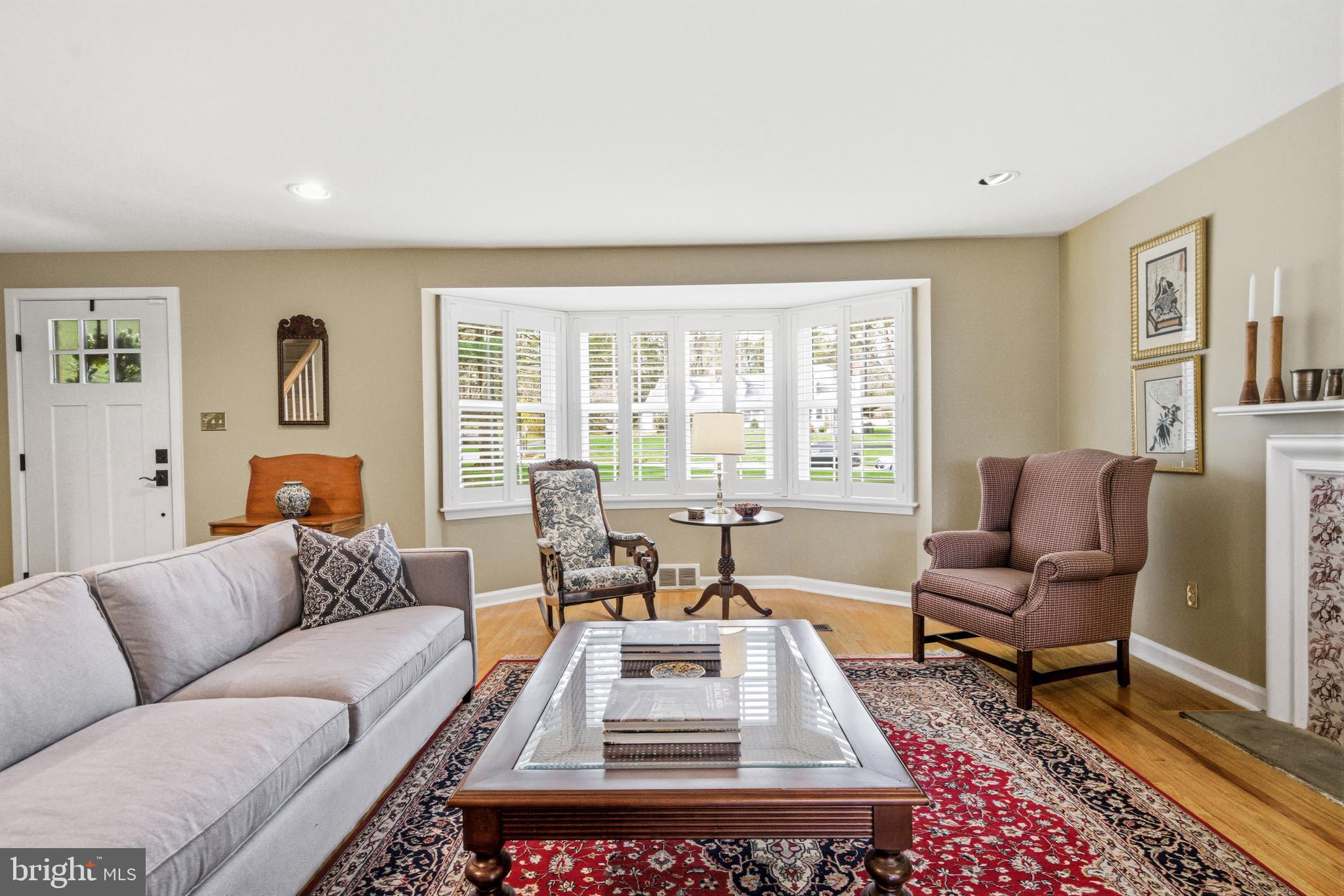 371 Margo Lane Berwyn, PA 19312 - Photo 7 of 68 recessed lights/alcove of windows