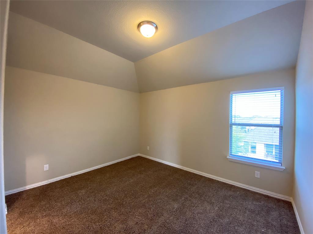 927 Bentley Drive Roanoke, TX 76262 - Photo 26 of 33