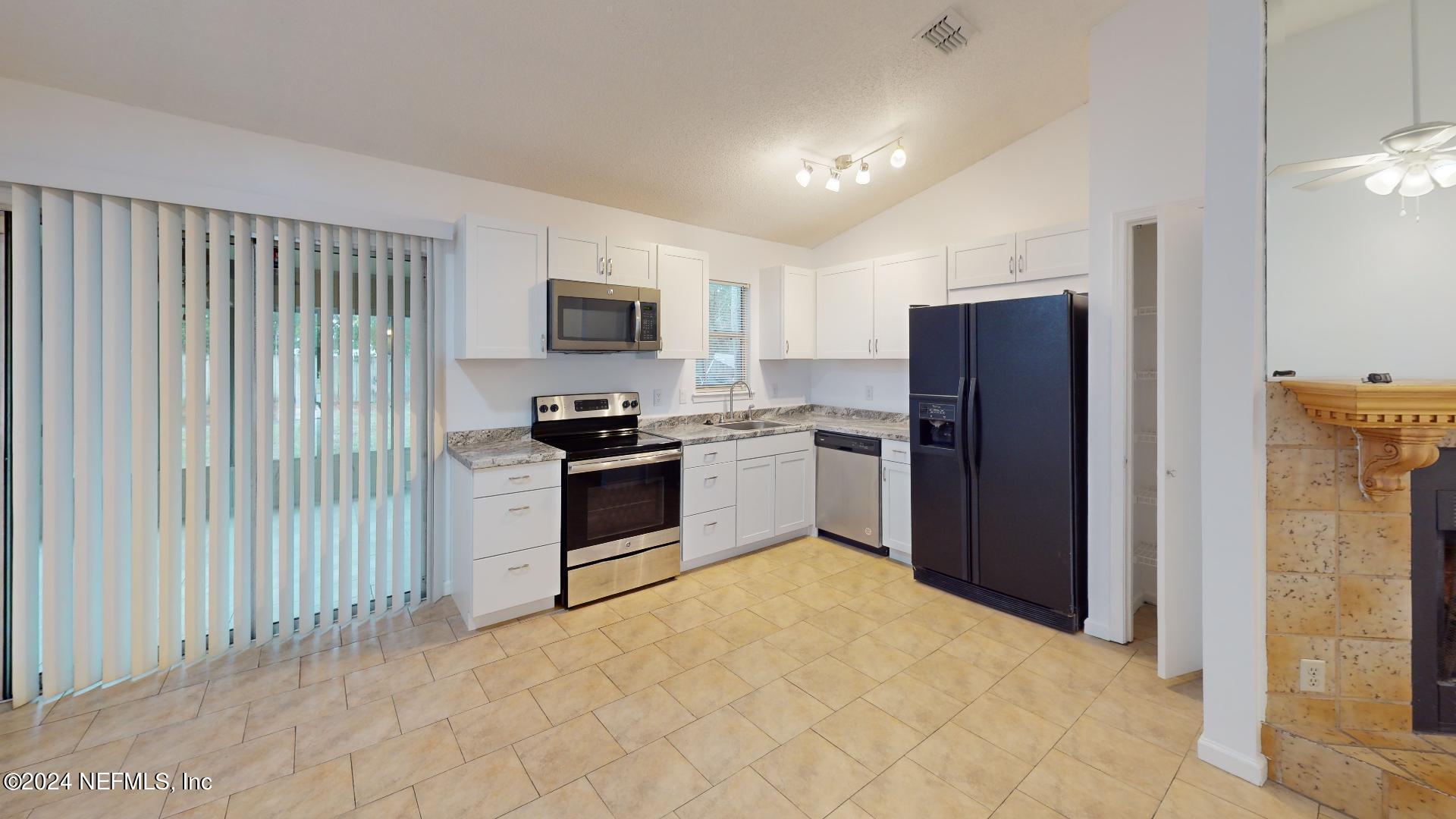 8953 Ivey Road Jacksonville, FL 32216 - Photo 4 of 29 8953-Ivey-Road-Kitchen