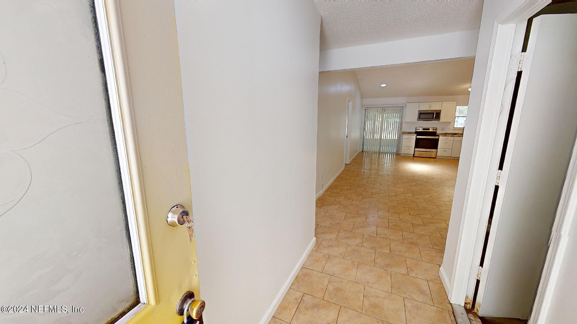 8953 Ivey Road Jacksonville, FL 32216 - Photo 7 of 29 8953-Ivey-Road-09122023_153052