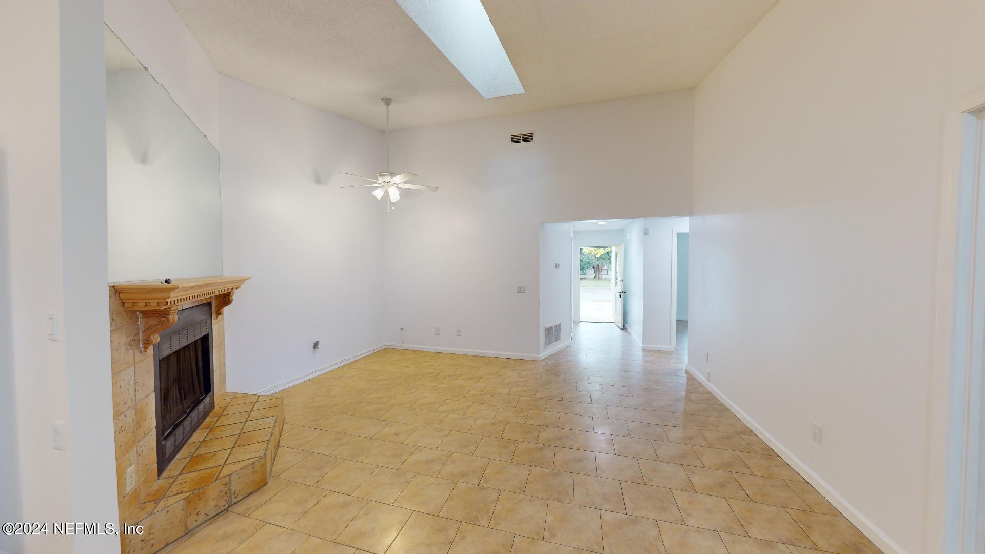 8953 Ivey Road Jacksonville, FL 32216 - Photo 10 of 29 8953-Ivey-Road-09122023_153956