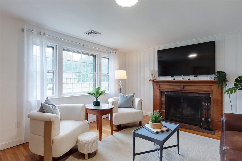 132 Oak Ridge Drive Ayer, MA 01432 - Photo 7 of 33