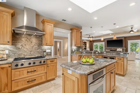 $2,450,000 | 4071 Walnut Drive, Pleasanton, CA 94566