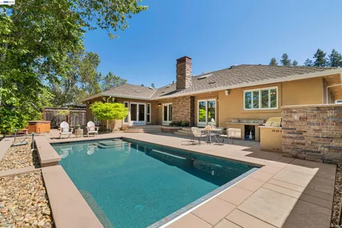 $2,450,000 | 4071 Walnut Drive, Pleasanton, CA 94566