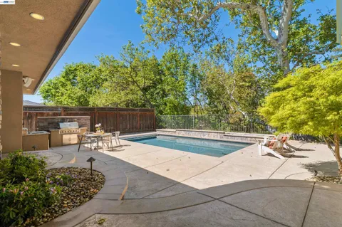 $2,450,000 | 4071 Walnut Drive, Pleasanton, CA 94566