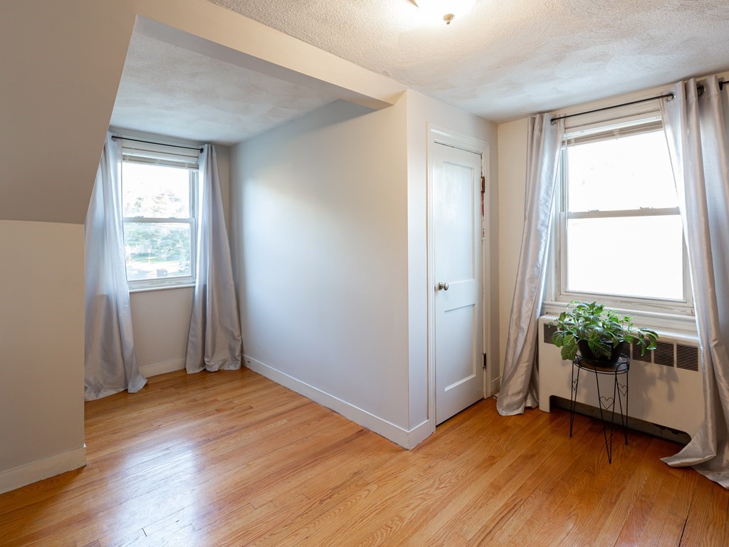47 Winthrop Road Everett, MA 02149 - Photo 17 of 26 Gallery Image 17