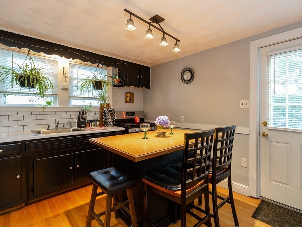 47 Winthrop Road Everett, MA 02149 - Photo 7 of 26 Gallery Image 7