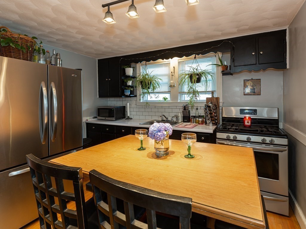 47 Winthrop Road Everett, MA 02149 - Photo 8 of 26 Gallery Image 8