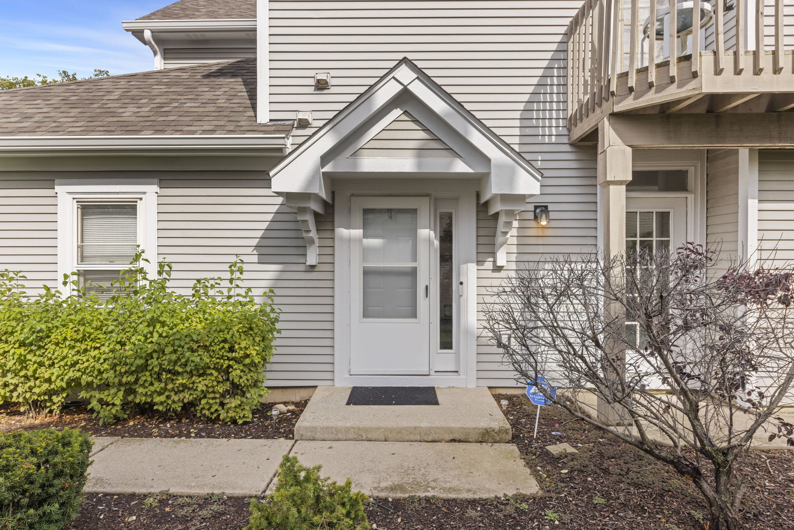 1233 Rhodes Lane Naperville, IL 60540 - Photo 3 of 22