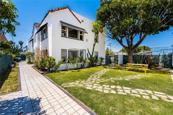 $1,785,000 | 1861-1871 Pacific Avenue, Long Beach, CA 90806