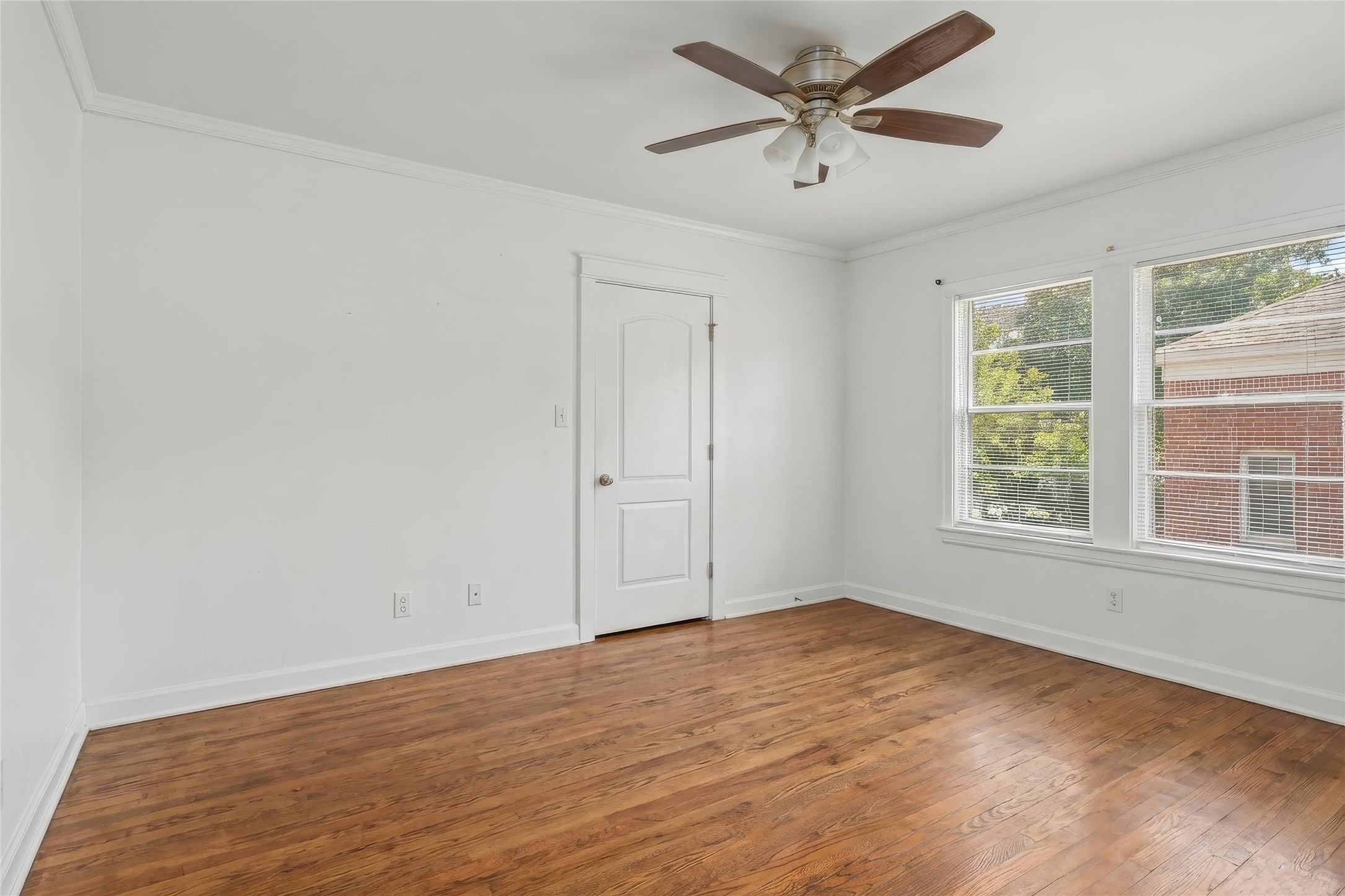 1740 Wroxton Court Houston, TX 77005 - Photo 11 of 27