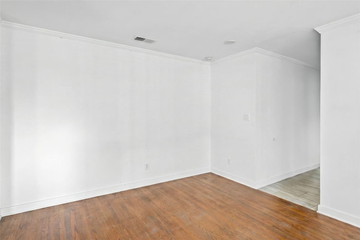1740 Wroxton Court Houston, TX 77005 - Photo 17 of 27 a view of an empty room