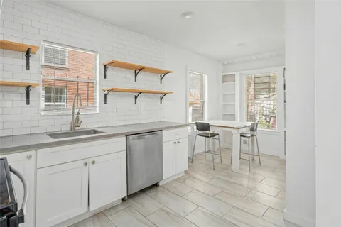 $875,000 | 1740 Wroxton Court, Houston, TX 77005