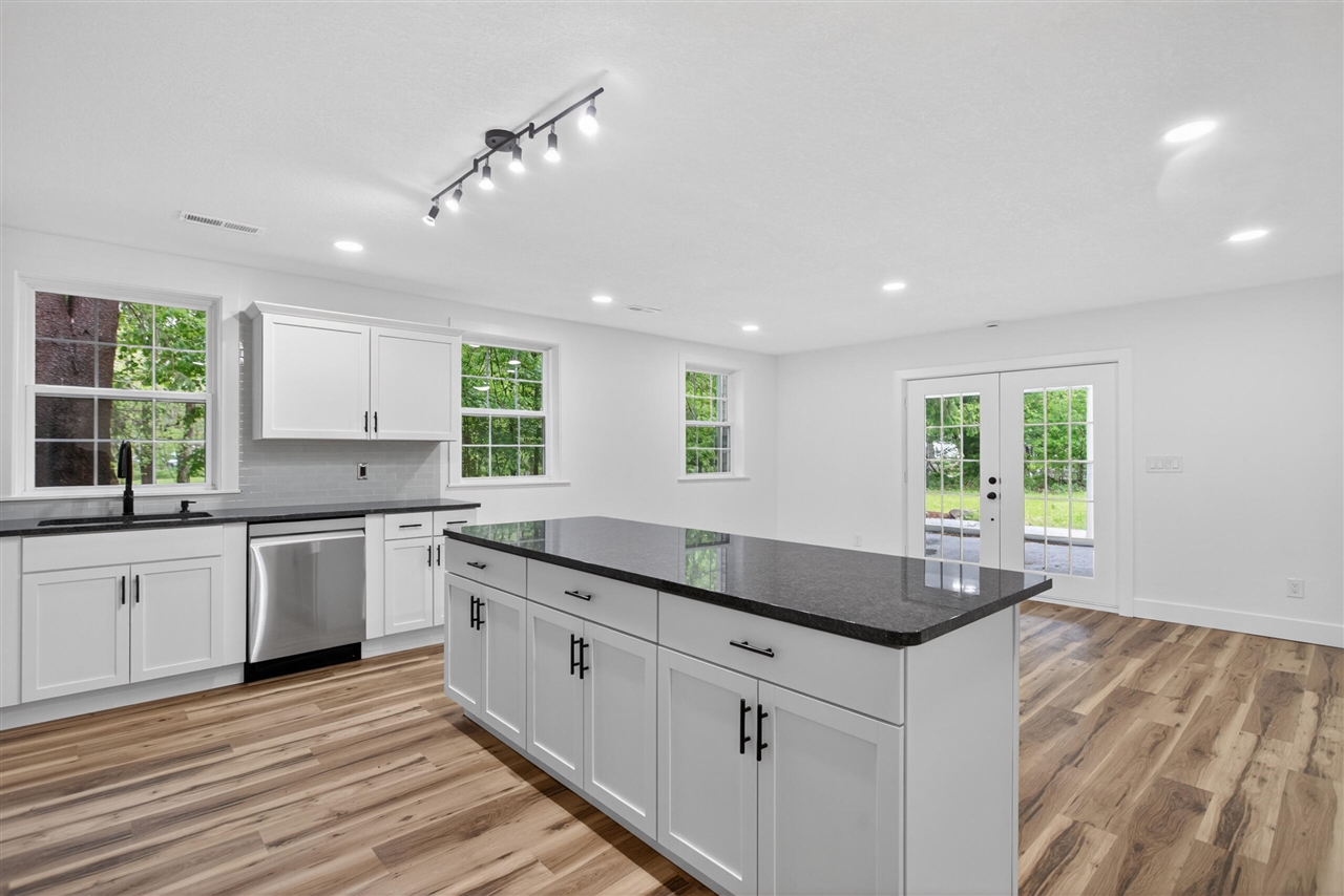 6947 Brown Road Parma, MI 49269 - Photo 12 of 81